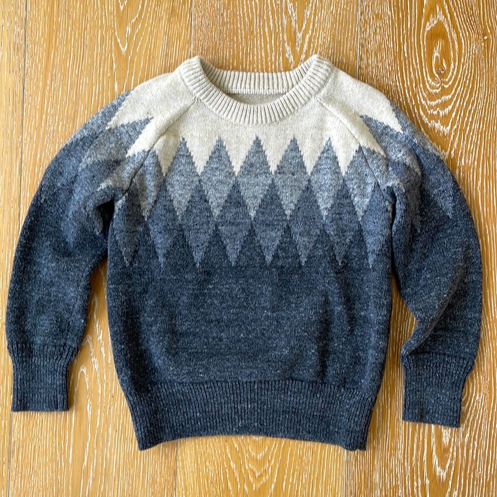 Gap kids xs gray geometric wool blend sweater in EUC